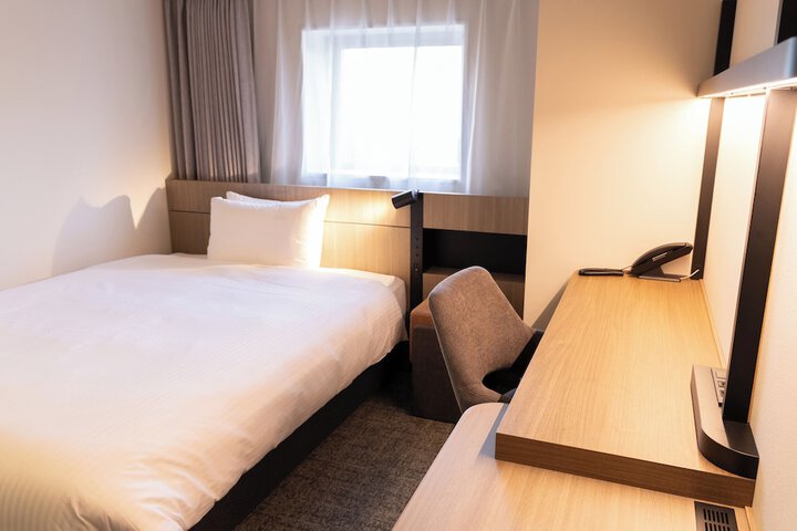 Room 15 of 32