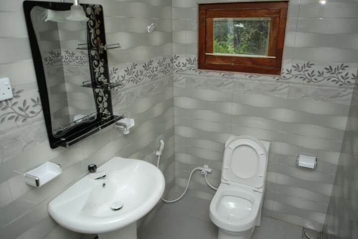Room 5 of 7