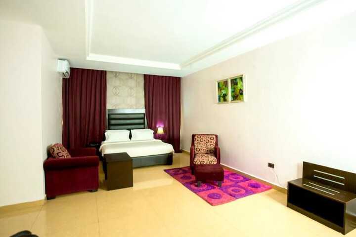 Room 15 of 25