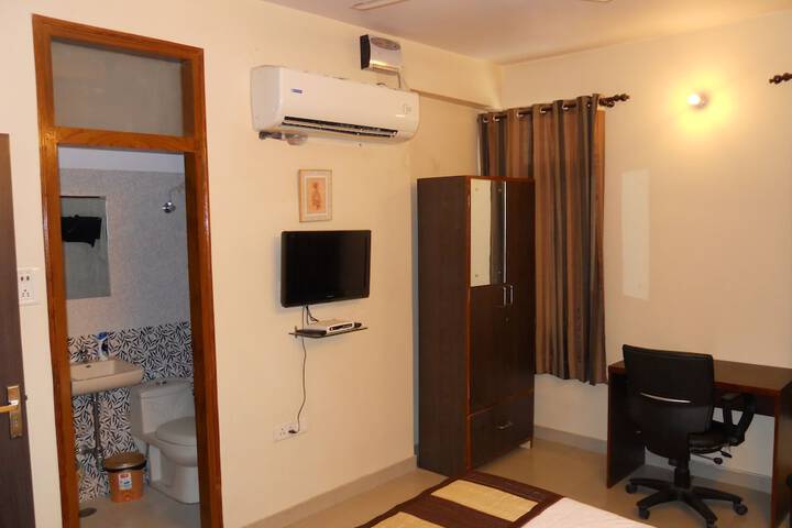 Room 6 of 7