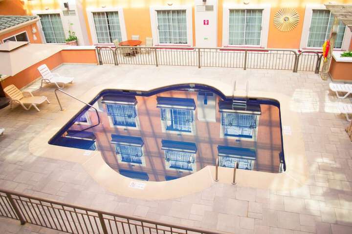 Hotel Pool