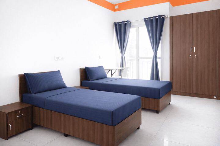 Room 9 of 15