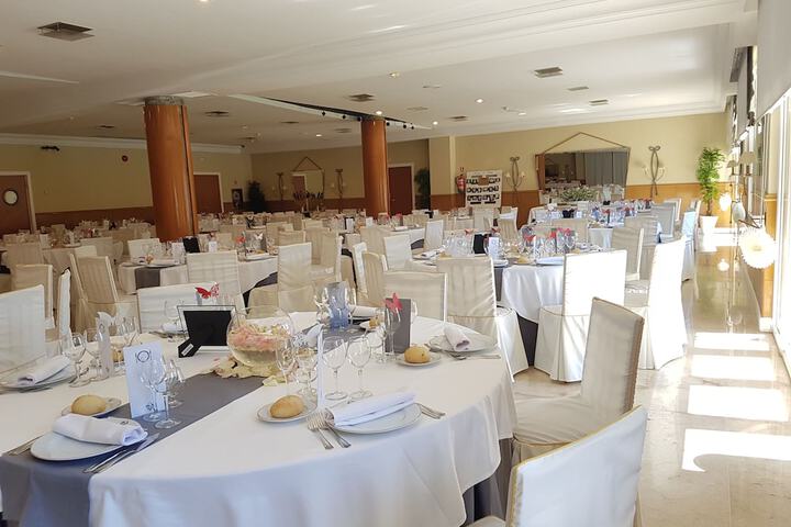 Ballroom/Hall 31 of 40