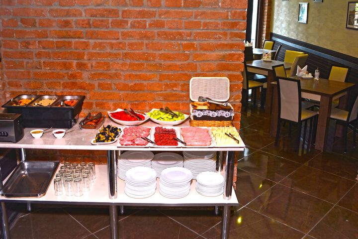 Breakfast/Coffee Service 76 of 134