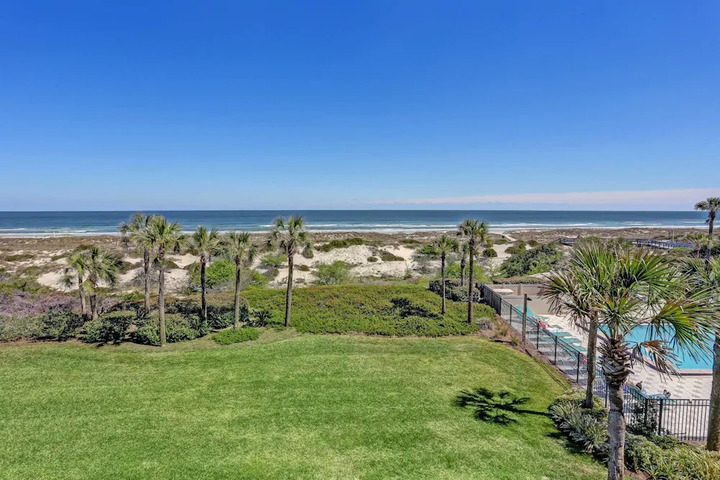 Image of AMELIA SURF & RACQUET CLUB