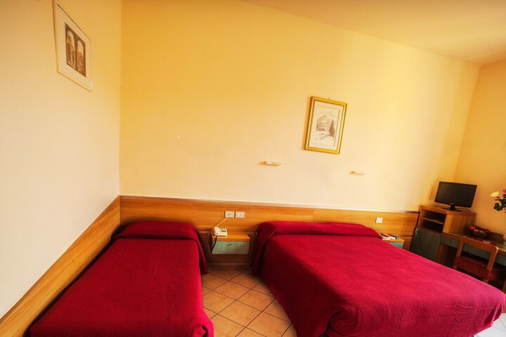 Room 9 of 53