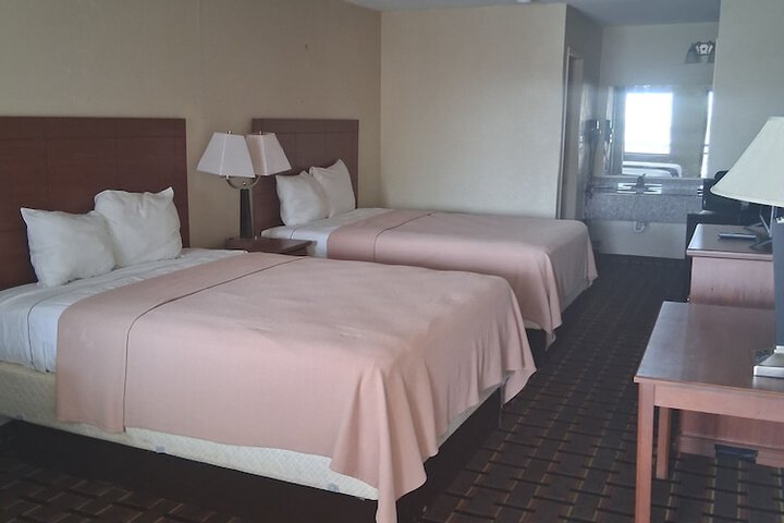 Room 4 of 17