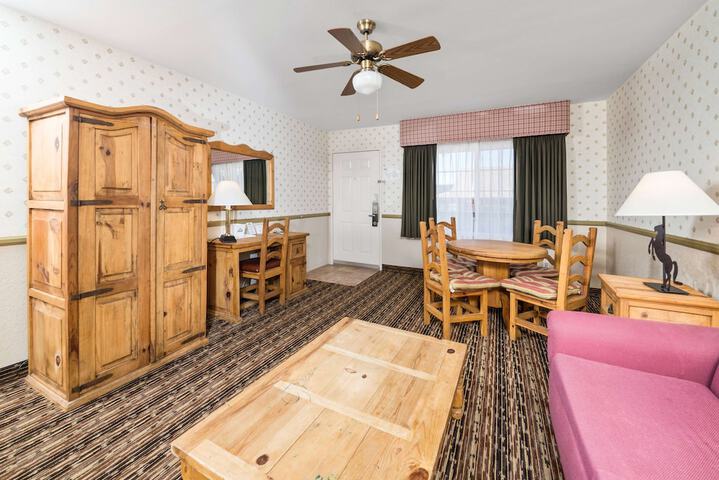 Room 9 of 15