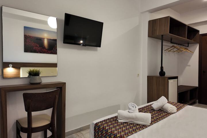 Room 7 of 33