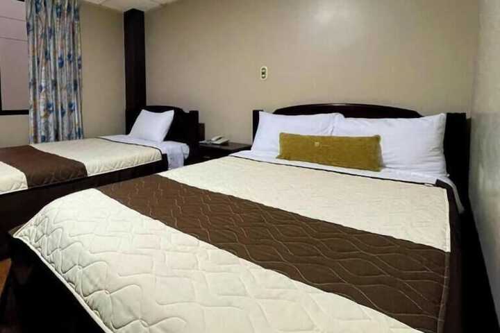 Room 33 of 54