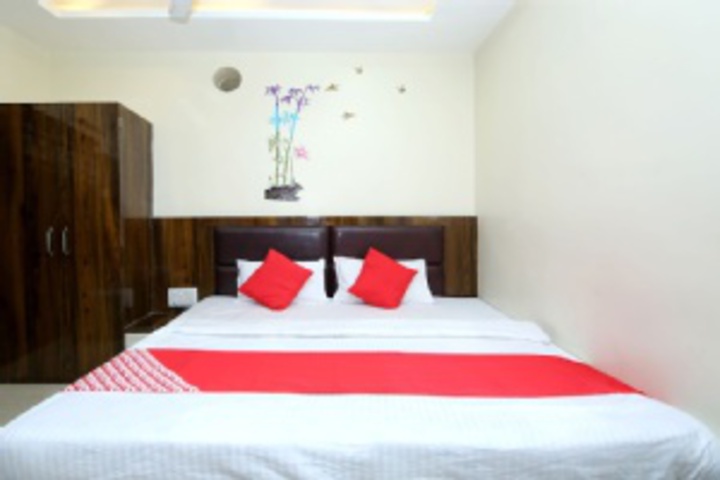 Room 199 of 407