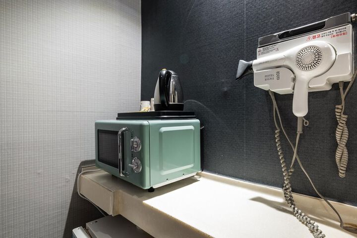 Room 33 of 37