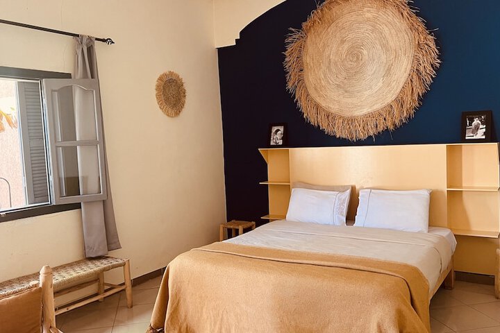 Room 10 of 27