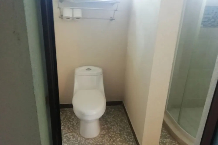 Room 9 of 19