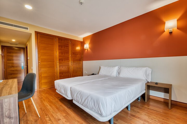 Room 11 of 21