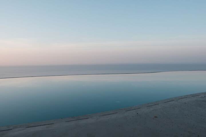 Pool 73 of 104