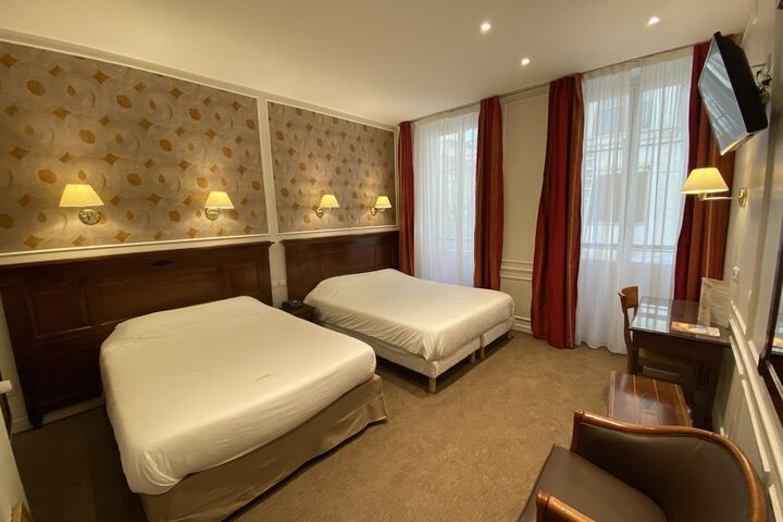 Room 11 of 38