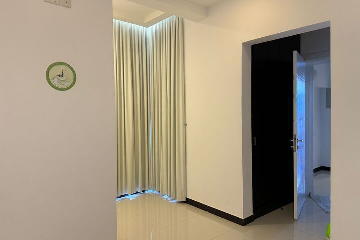 Room 9 of 19