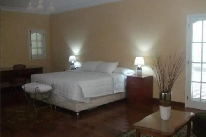 Room 2 of 10