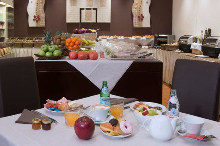 Breakfast/Coffee Service 29 of 36