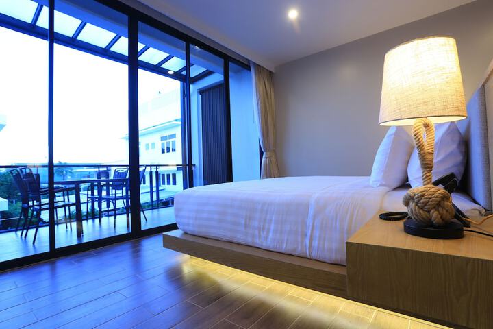 Room 45 of 201