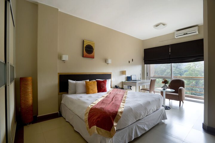 Room 5 of 38