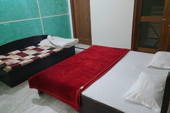 Room 11 of 22