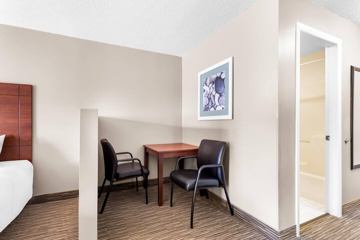 Room 33 of 67