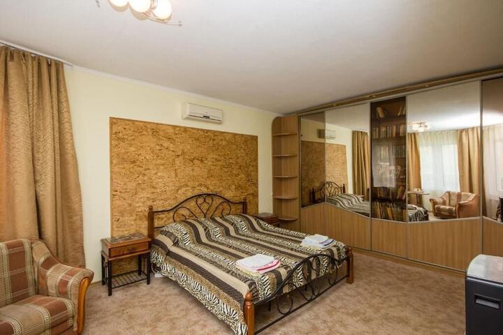 Room 11 of 26