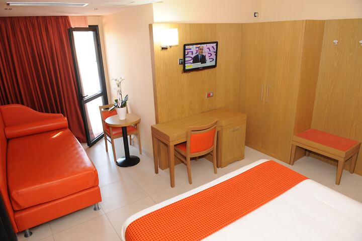Room 9 of 51