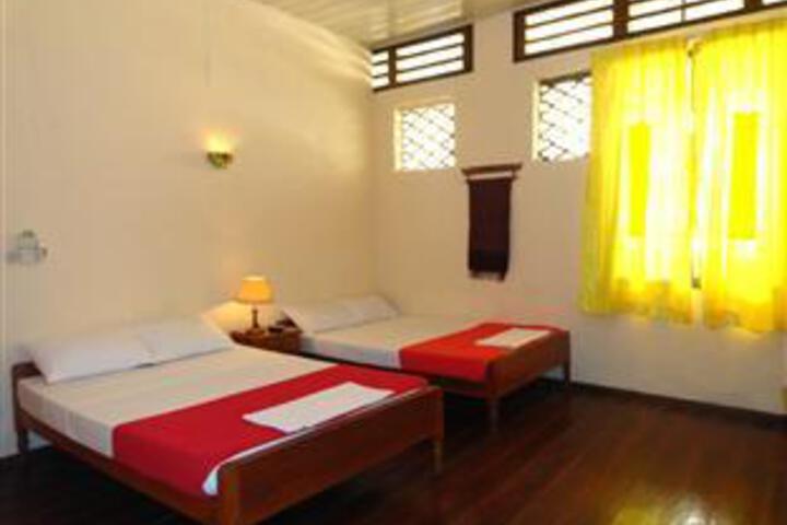 Room 4 of 6
