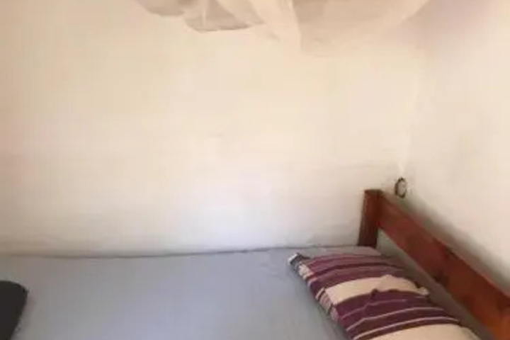 Room 6 of 11