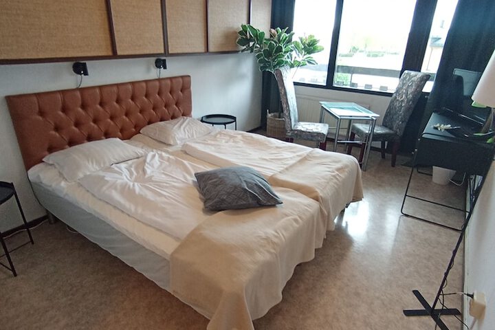 Room 35 of 140