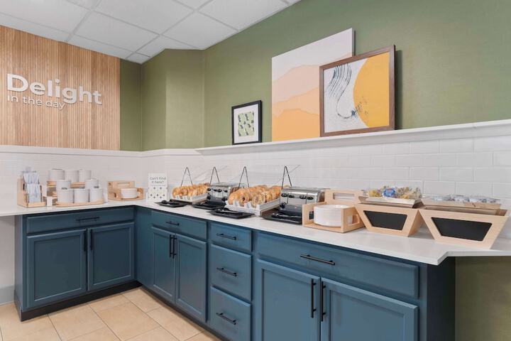 Breakfast area