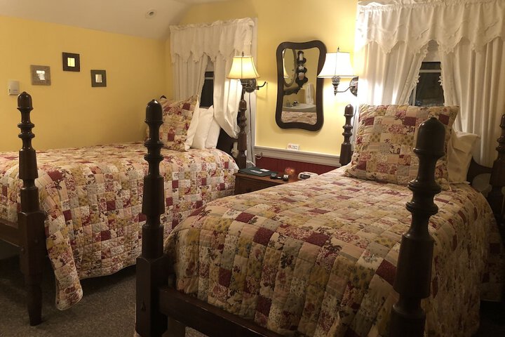 Room 4 of 62