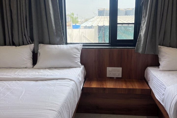 Room 8 of 34