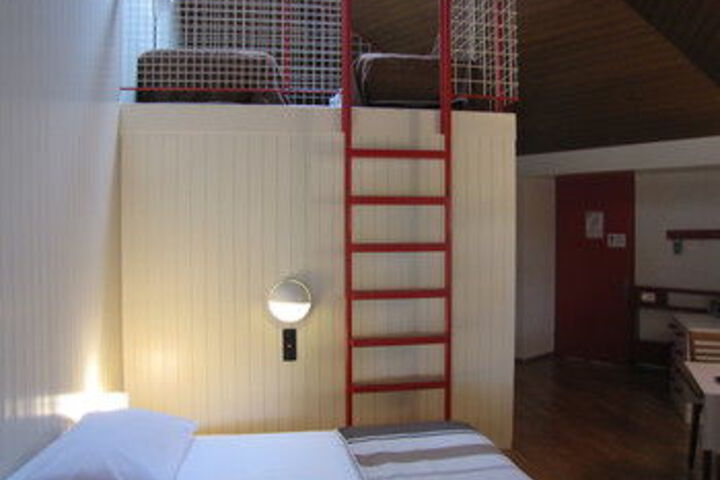 Room 42 of 67