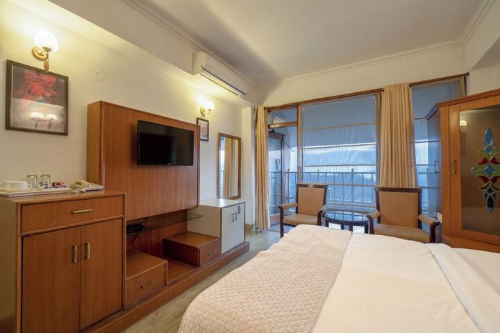 Room 73 of 111