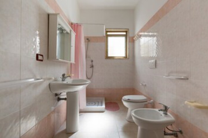 Room 2 of 113