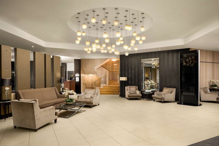 Entrance & Lobby