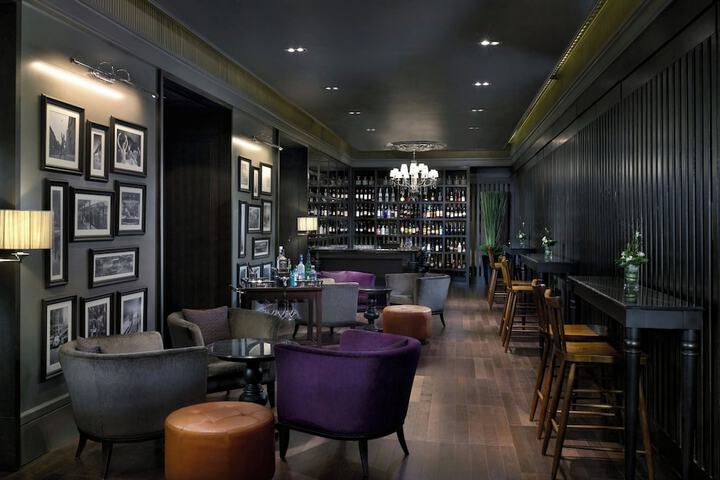 Lounge 98 of 125