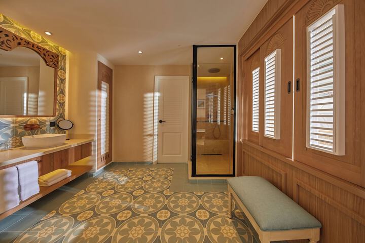 Room 54 of 125