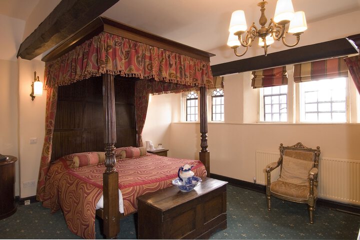 Room 3 of 48