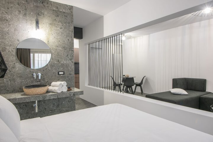 Room 5 of 52
