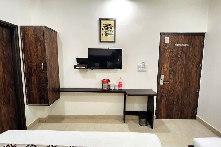 Room 43 of 64