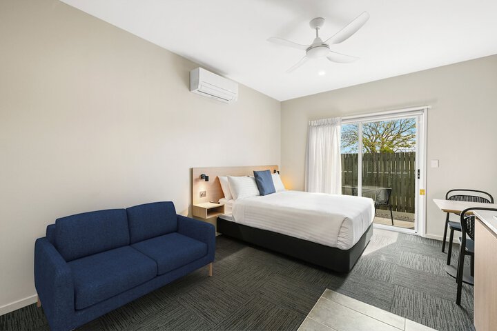 Room 5 of 120