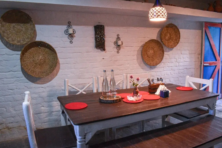 Dining 16 of 16