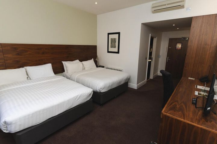 Room 40 of 85