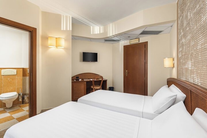 Room 25 of 57