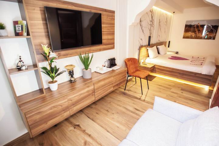Room 16 of 35